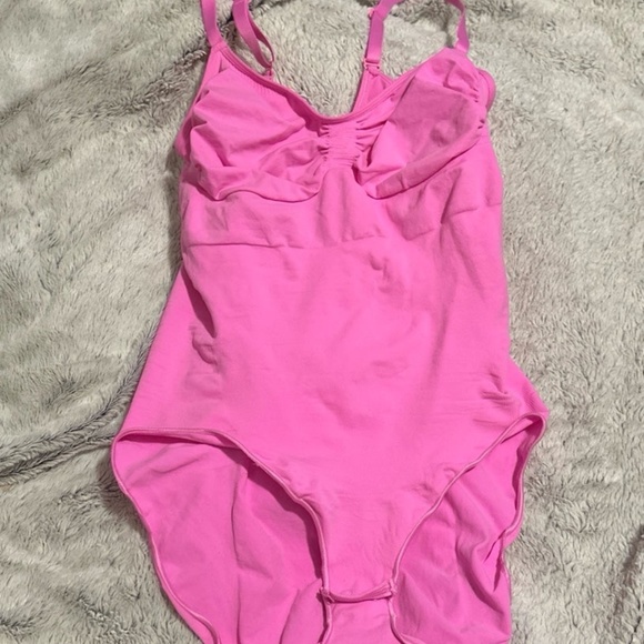 Skims Seamless Sculpt Bodysuit - Picture 3 of 5